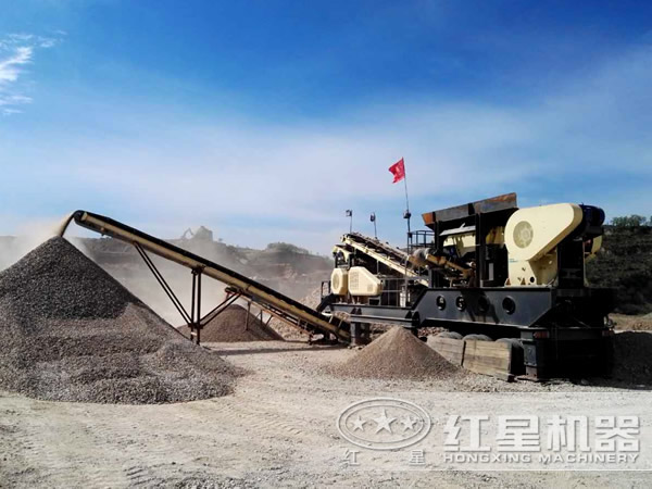 車(chē)載碎石機(jī)破碎現(xiàn)場(chǎng)圖