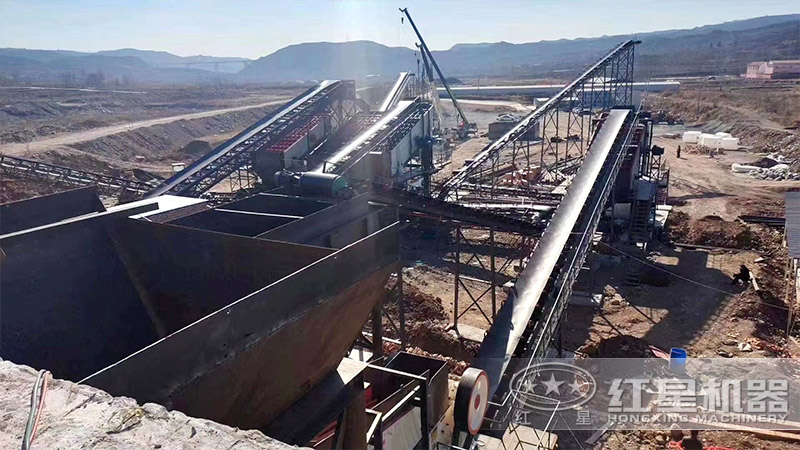 皮帶輸送機貫穿生產環(huán)節(jié)