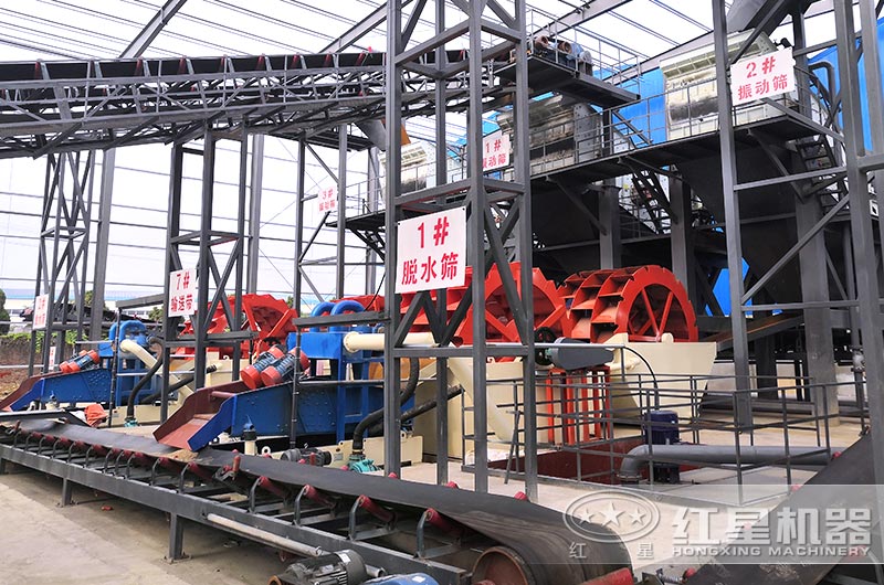 洗沙場配置多臺(tái)洗砂機(jī)設(shè)備