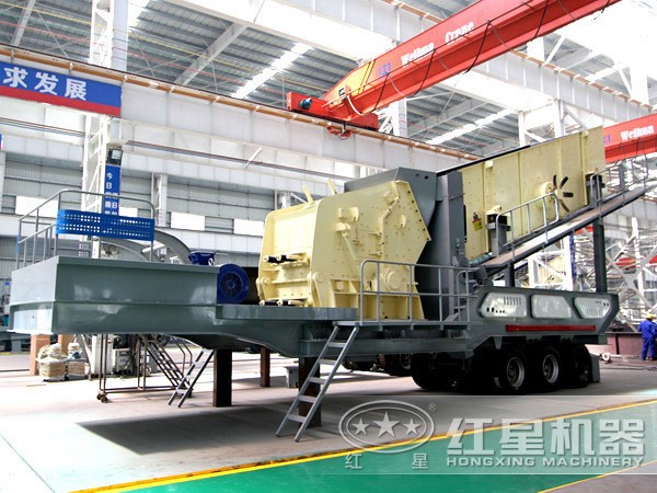 時產(chǎn)50-80噸、出料料3-6公分的鉀長石移動式破碎機