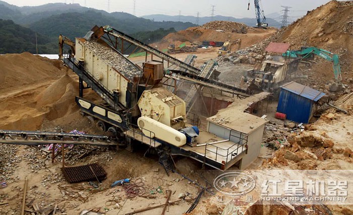 紅星輪胎式移動破石機現(xiàn)場 紅星輪胎式移動破石機現(xiàn)場