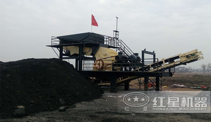 輪胎式移動(dòng)碎煤機(jī)現(xiàn)場(chǎng) 輪胎式移動(dòng)碎煤機(jī)現(xiàn)場(chǎng)