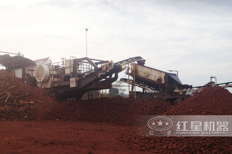 可移動式渣土粉碎機(jī)現(xiàn)場 可移動式渣土粉碎機(jī)現(xiàn)場