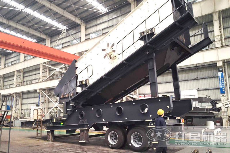 自走式石塊粉碎機(jī)粉碎、篩分一體化