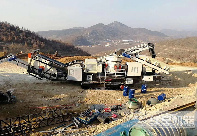 履帶式動力系統(tǒng)更強(qiáng)，穿山越嶺穩(wěn)如泰山