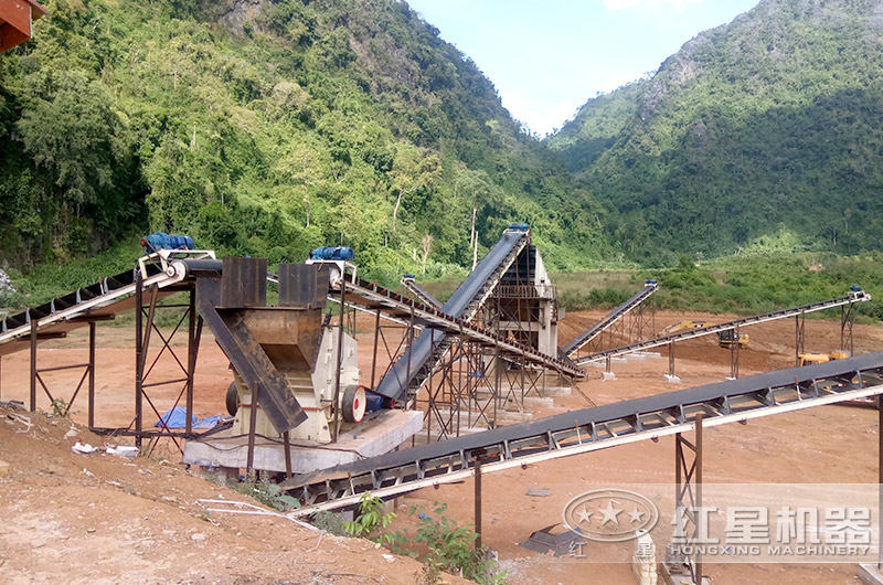 小型反擊破生產現(xiàn)場