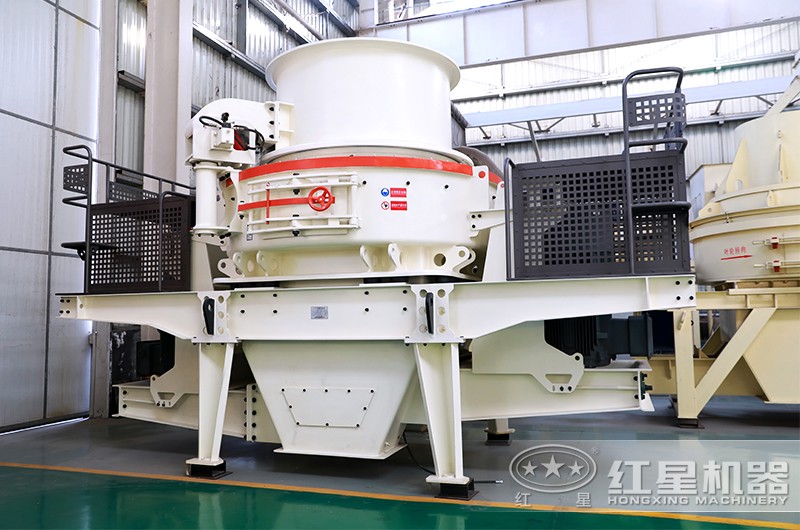 專業(yè)風(fēng)化石制砂機(jī)，粒形好看級(jí)配合理