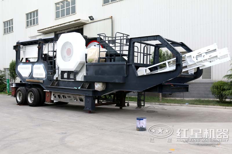 移動(dòng)顎式破碎機(jī)，如上圖