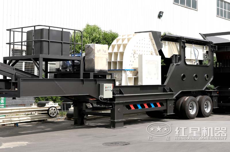 移動(dòng)式pcz重錘破碎機(jī)，上圖