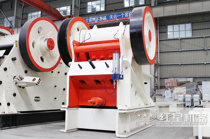 鄂式破碎機(jī)，產(chǎn)量1-2200t/h，耐磨抗沖擊