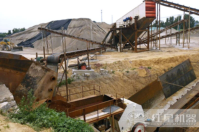 1308重錘破碎機工作現場圖片